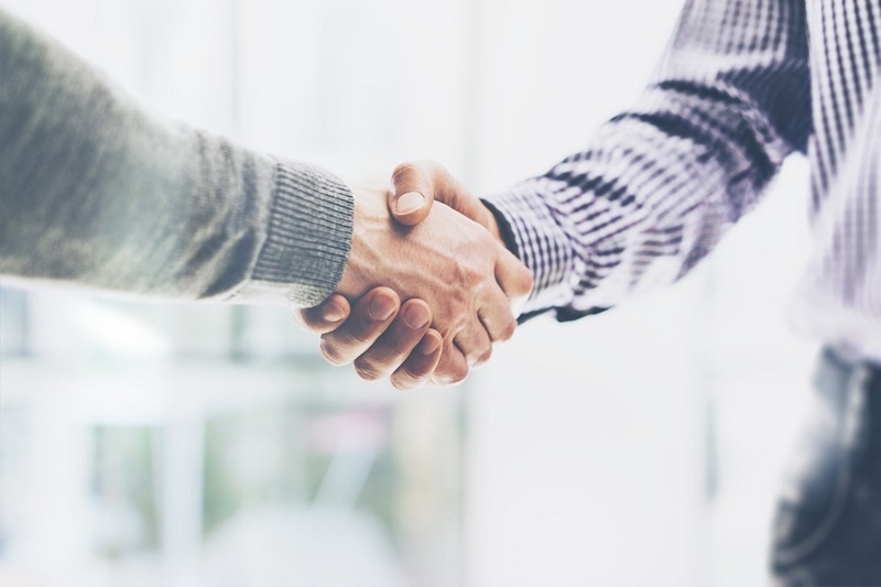 چه رابطه ای بین دست دادن و شخصیت فرد وجود دارد؟